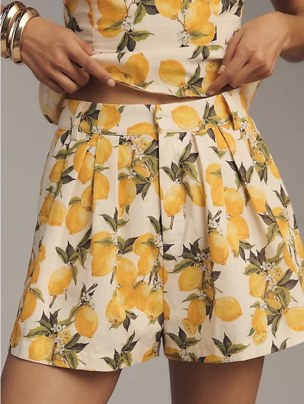 En Saison Pleated Shorts